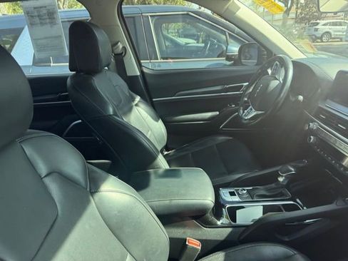 Certified 2022 Kia Telluride S image 5