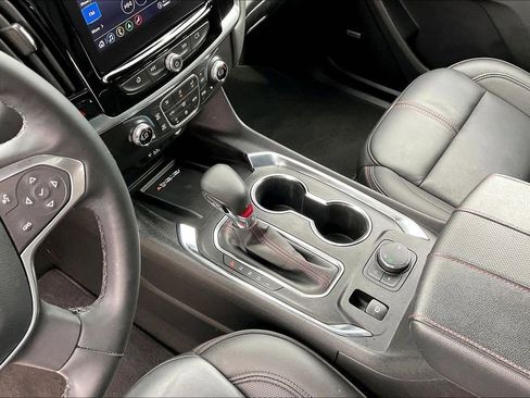 Used 2023 Chevrolet Traverse RS FWD image 15