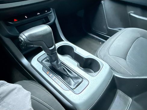 Used 2016 Chevrolet Colorado LT w/ LT Convenience Package RWD image 18