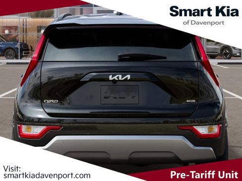 New 2025 Kia Niro EX Touring image 13