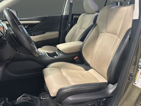 Used 2025 Subaru Outback Limited AWD/4WD image 9