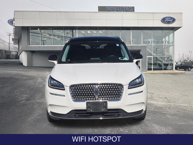 Used 2022 Lincoln Corsair AWD w/ Premium Package image 2