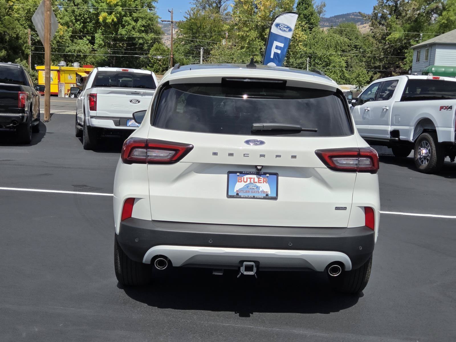 Used 2024 Ford Escape SE w/ PHEV Premium Package FWD image 6