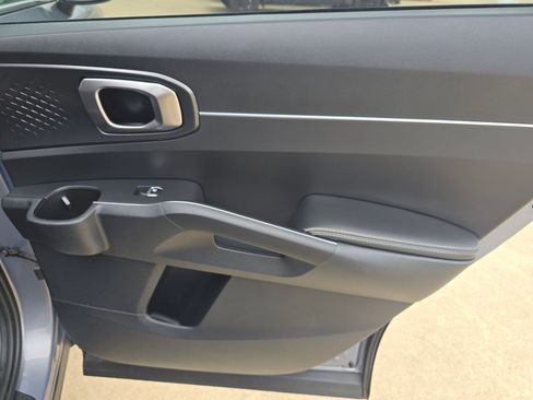 Used 2024 Kia Sorento S image 26