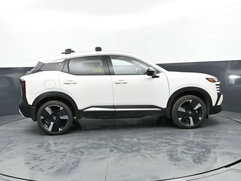 New 2026 Nissan Kicks SR w/ SR Premium Package image 4