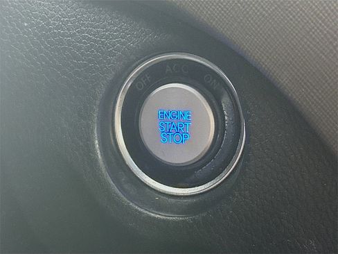 Used 2017 Hyundai Santa Fe Limited image 27