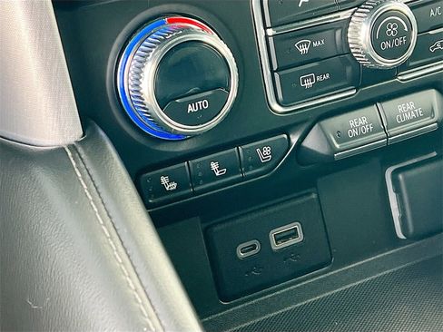 Used 2023 GMC Yukon SLT image 20