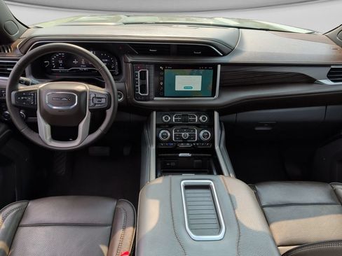 Used 2023 GMC Yukon XL Denali AWD/4WD image 24