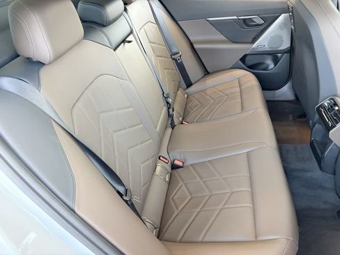 Used 2025 BMW 530i RWD image 12