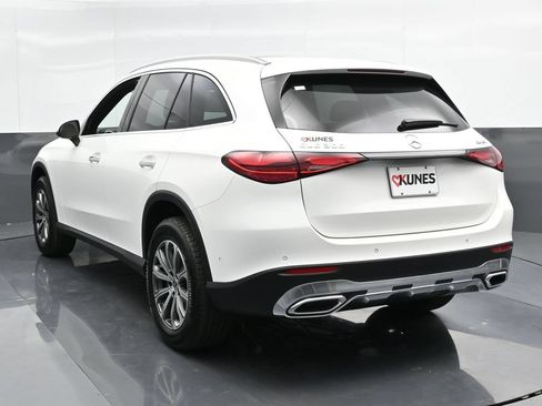 Used 2025 Mercedes-Benz GLC 300 4MATIC image 9