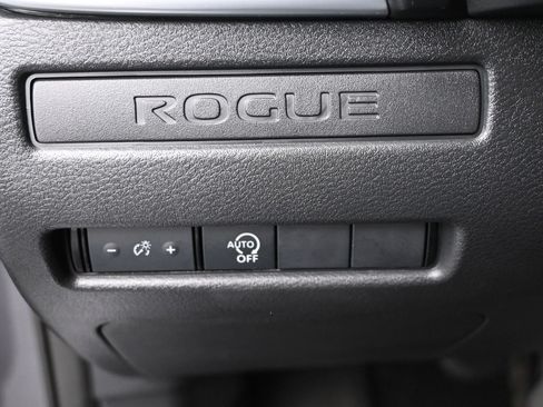 Used 2024 Nissan Rogue S FWD image 25