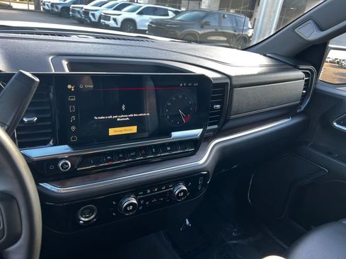 Used 2024 GMC Sierra 1500 SLT image 34