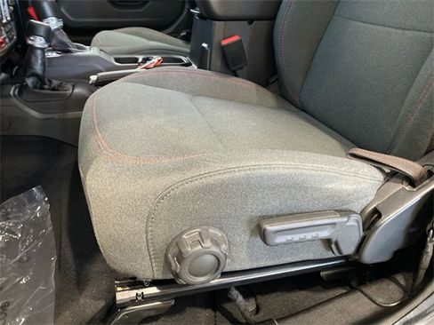 Used 2024 Jeep Wrangler Unlimited Rubicon image 14