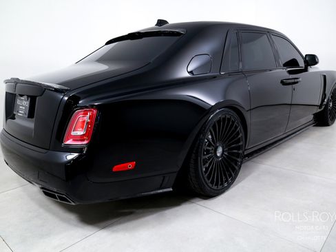 New 2026 Rolls-Royce Phantom Sedan image 2