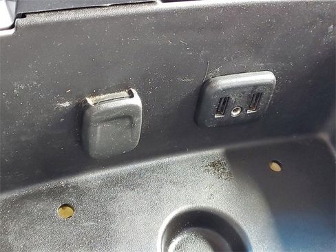 Used 2018 Chevrolet Silverado 1500 Custom w/ Custom Value Package image 25