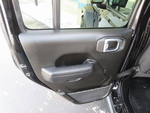 Used 2022 Jeep Wrangler Unlimited Willys image 29