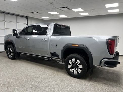 Used 2025 GMC Sierra 3500 Denali w/ Denali Reserve Package image 7