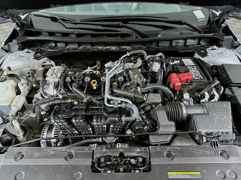 Used 2025 Nissan Altima 2.5 SR image 30