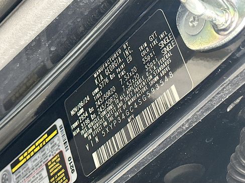 Used 2025 Kia Telluride EX image 12