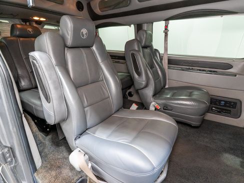Used 2015 Ford Transit 150 130 Low Roof w/ Exterior Upgrade Package RWD image 11