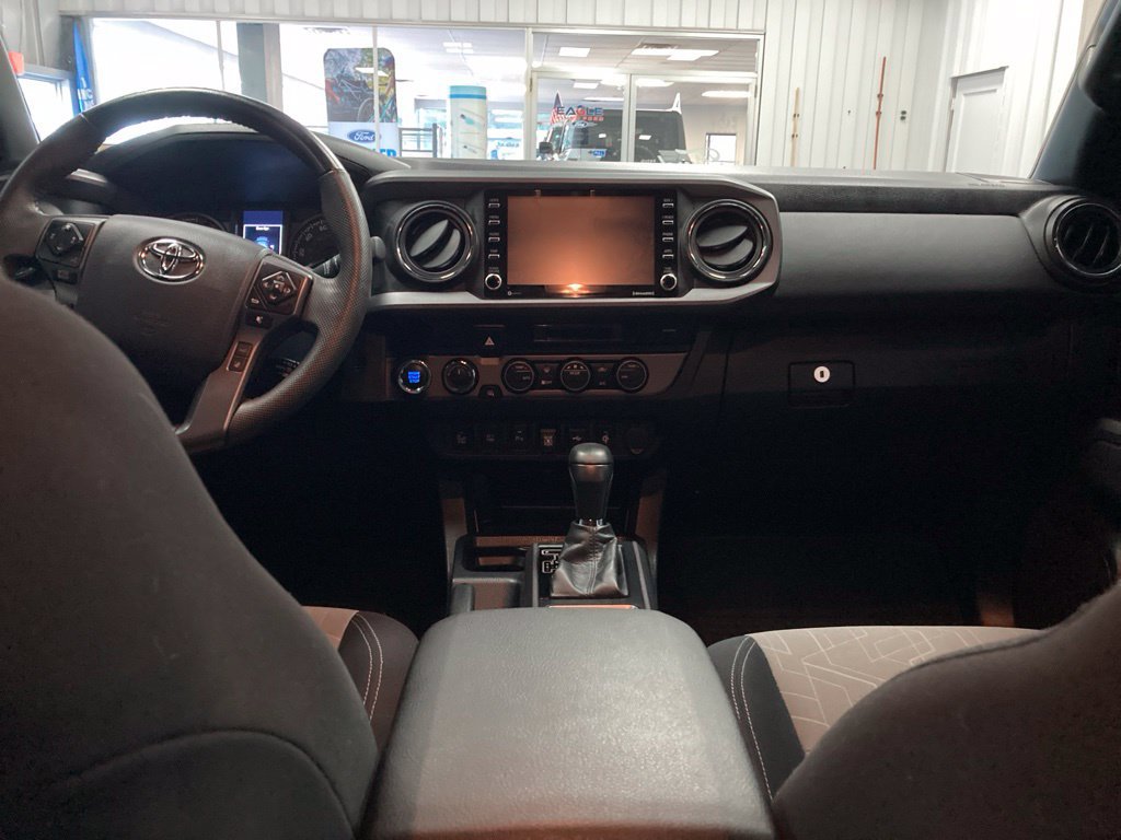 Used 2023 Toyota Tacoma TRD Sport w/ Technology Package AWD/4WD image 42