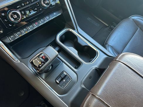 Used 2023 GMC Sierra 1500 Denali w/ Denali Reserve Package AWD/4WD image 28