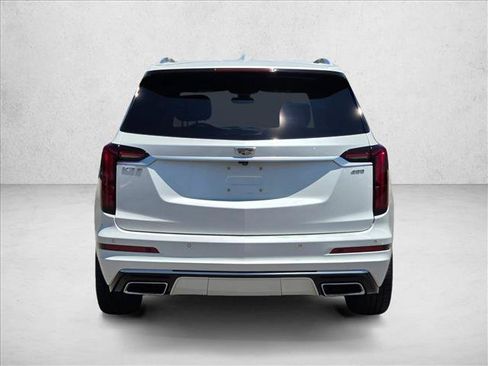Used 2021 Cadillac XT6 Premium Luxury FWD image 8