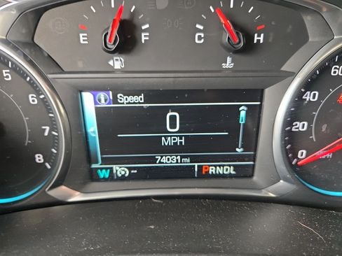 Used 2018 Chevrolet Equinox LT w/ Sun & Infotainment Package AWD/4WD image 4