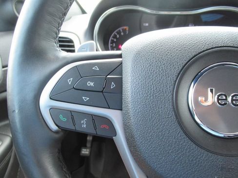 Used 2017 Jeep Grand Cherokee Altitude AWD/4WD image 24