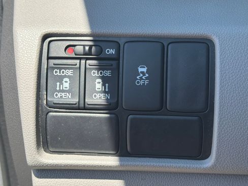 Used 2017 Honda Odyssey SE image 33