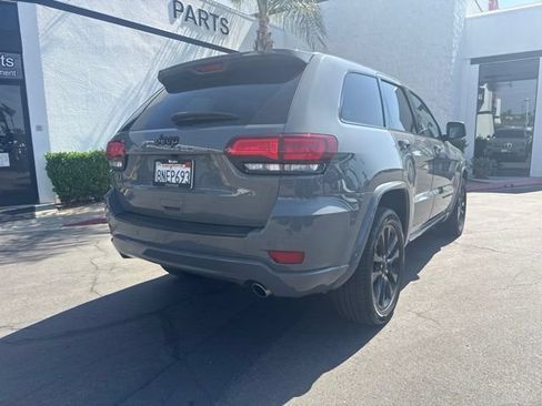 Used 2019 Jeep Grand Cherokee Altitude RWD image 5