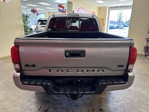 Used 2020 Toyota Tacoma SR image 11