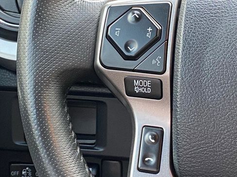 Used 2017 Toyota Tacoma Limited image 10