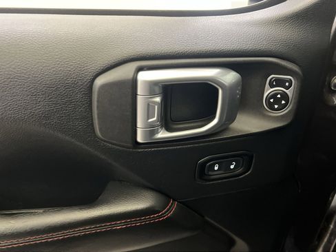 Used 2018 Jeep Wrangler Unlimited Rubicon image 13