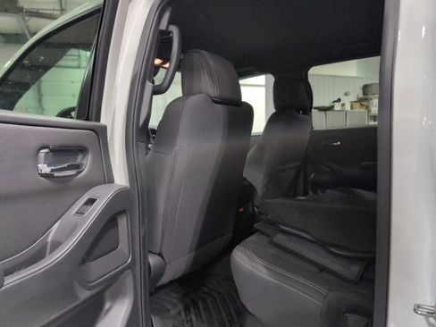 Used 2023 Nissan Frontier SV w/ Midnight Edition Package image 11