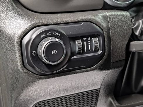 Used 2022 Jeep Wrangler Sport AWD/4WD image 16