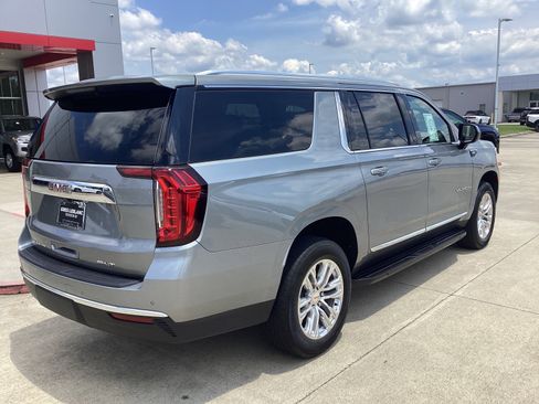 Used 2023 GMC Yukon XL SLT RWD image 7