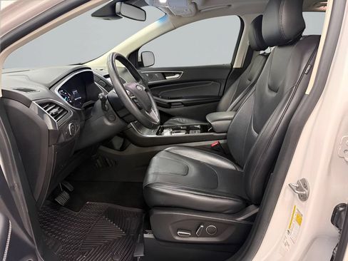 Used 2019 Ford Edge Titanium w/ Equipment Group 301A FWD image 11