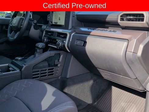 Used 2025 Toyota Tacoma SR5 AWD/4WD image 29