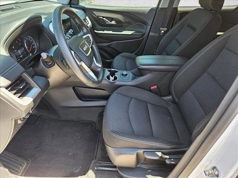 Used 2024 GMC Terrain SLE FWD image 12