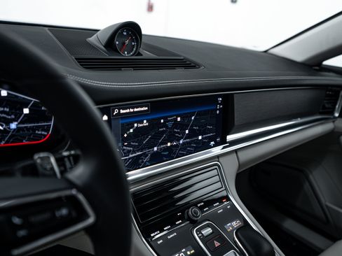 Certified 2022 Porsche Panamera 4 Platinum Edition image 17