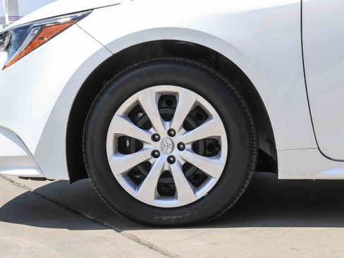 Used 2026 Toyota Corolla LE FWD image 10