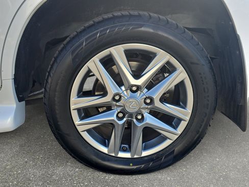 Used 2015 Lexus LX 570 4WD w/ Luxury Package image 32