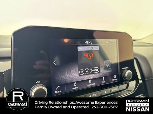 Certified 2025 Nissan Pathfinder SV image 6