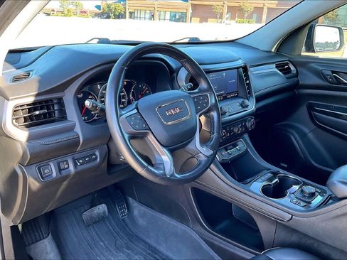 Used 2022 GMC Acadia AT4 w/ Technology Package image 2