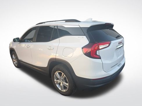 Used 2023 GMC Terrain SLE w/ Driver Convenience Package image 12