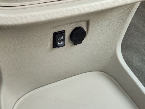 Used 2014 Toyota Sienna XLE image 23