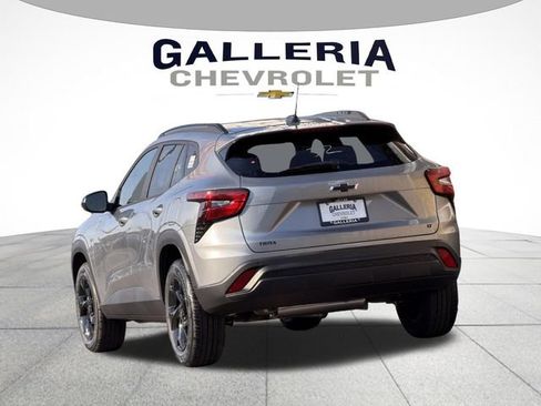 New 2026 Chevrolet Trax LT w/ Driver Confidence Package FWD image 5