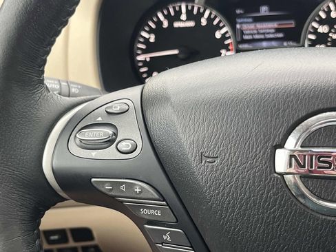 Used 2019 Nissan Pathfinder Platinum image 19