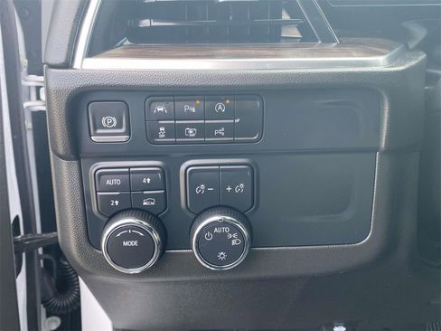 Used 2025 Chevrolet Tahoe LT image 18